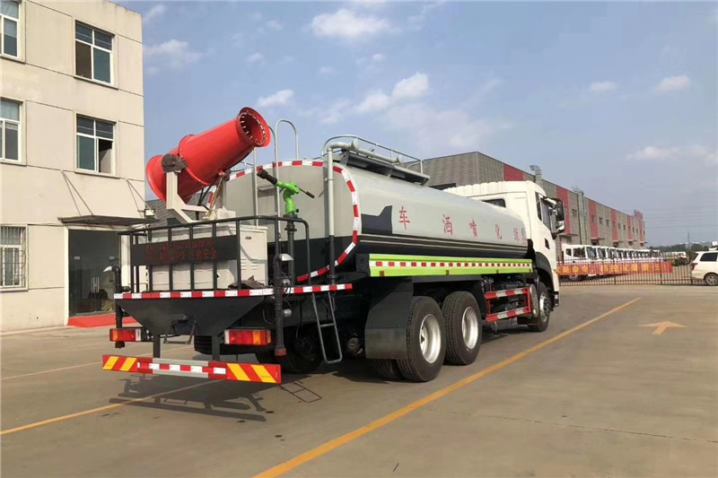 東風天龍后八輪20噸噴霧車，國六綠化噴灑車
